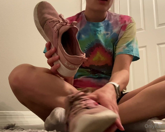 Ivory Soles aka ivorysoles OnlyFans - 03-26-2022 - sold sniff my smelly sneakers you bought