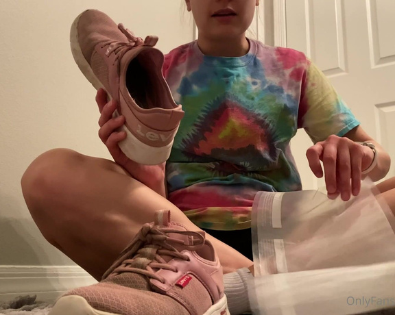 Ivory Soles aka ivorysoles OnlyFans - 03-26-2022 - sold sniff my smelly sneakers you bought