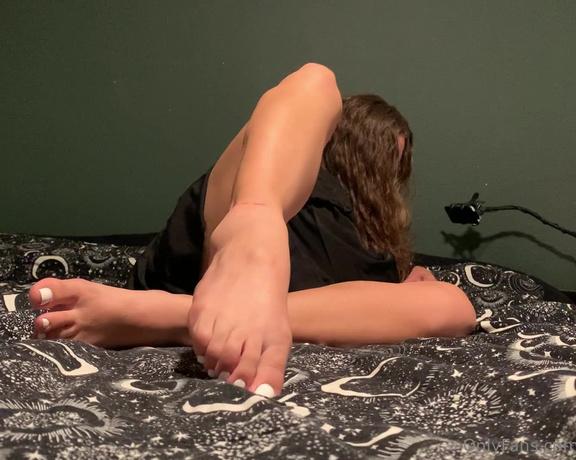 CosmaCalista aka cosmacalista OnlyFans - 03-19-2023 - I know you like a little foot tease