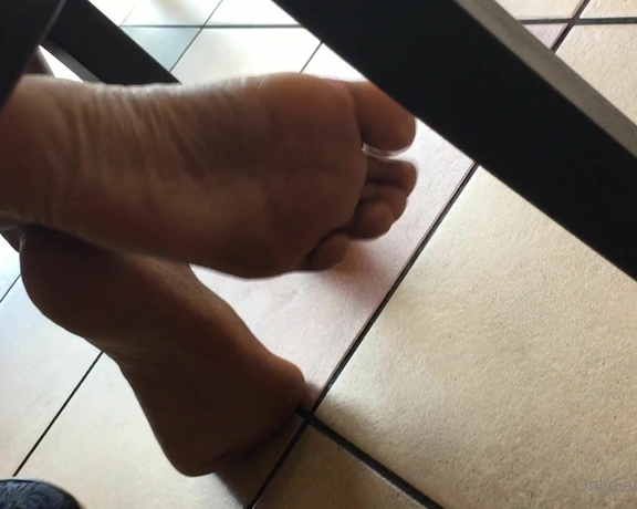 FirstClassSoles aka fc_soles OnlyFans - 12-26-2022 - Milf at Subway