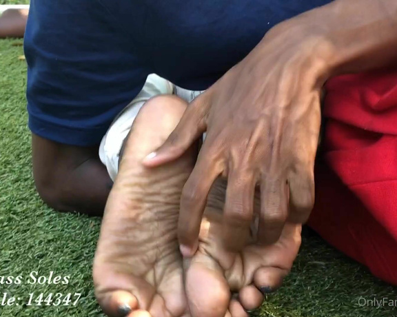 FirstClassSoles aka fc_soles OnlyFans - 07-22-2022 - Reka  Tickling 2019 ignore @fineasssoles