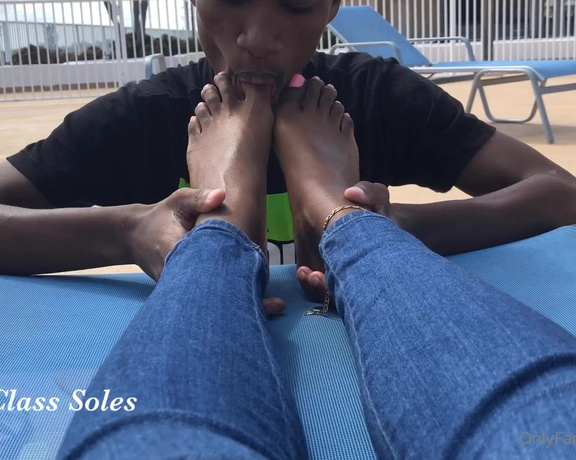 FirstClassSoles aka fc_soles OnlyFans - 07-28-2022 - Shay  Toe Sucking ignore @fineasssoles