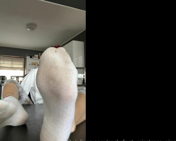 SocksFeet_Misstress_Nina aka socksfeet_misstress_nina OnlyFans - 10-05-2023 - Hello my slaves I was at work today, go out with my dog and now I