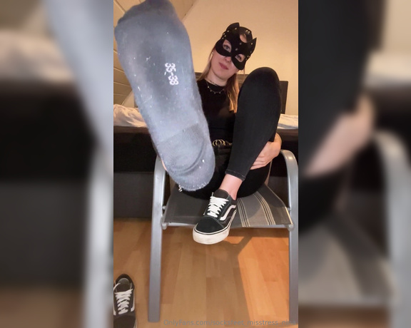 SocksFeet_Misstress_Nina aka socksfeet_misstress_nina OnlyFans - 09-24-2024 - Well, do you see how it shinesThat means sweaty and nice and stinky, the way you