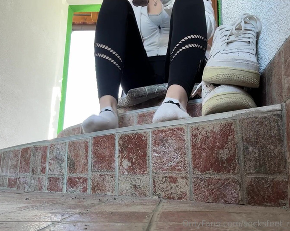 SocksFeet_Misstress_Nina aka socksfeet_misstress_nina OnlyFans - 02-07-2024 - Come join me while I smoke! You can also enjoy my wonderful feet!