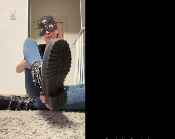 SocksFeet_Misstress_Nina aka socksfeet_misstress_nina OnlyFans - 11-04-2023 - Lie down little slave, take off my boots and smell my black sweaty socks, then you