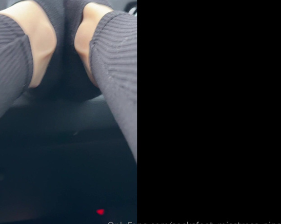 SocksFeet_Misstress_Nina aka socksfeet_misstress_nina OnlyFans - 12-30-2023 - Do you like that thing when i film my feet and socks while driving