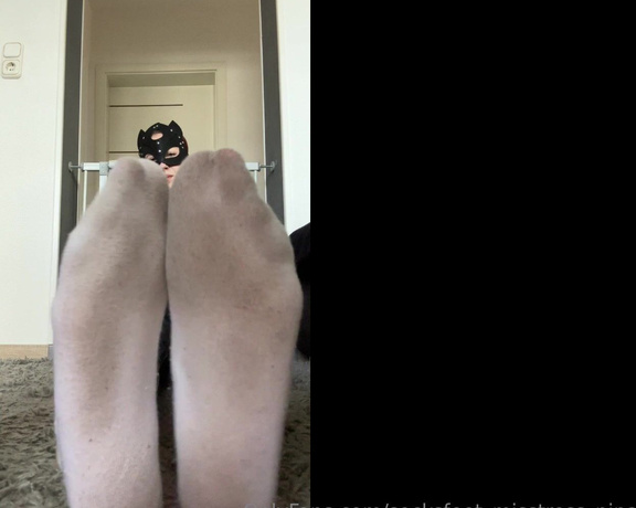 SocksFeet_Misstress_Nina aka socksfeet_misstress_nina OnlyFans - 11-30-2023 - Oh, little slave so defenseless Make sure I dont hit you with my feet! Smell, lick