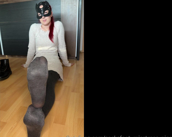 SocksFeet_Misstress_Nina aka socksfeet_misstress_nina OnlyFans - 10-22-2023 - Hello slaves Something different today I hope you like your Giant Mistress! Kneel and take