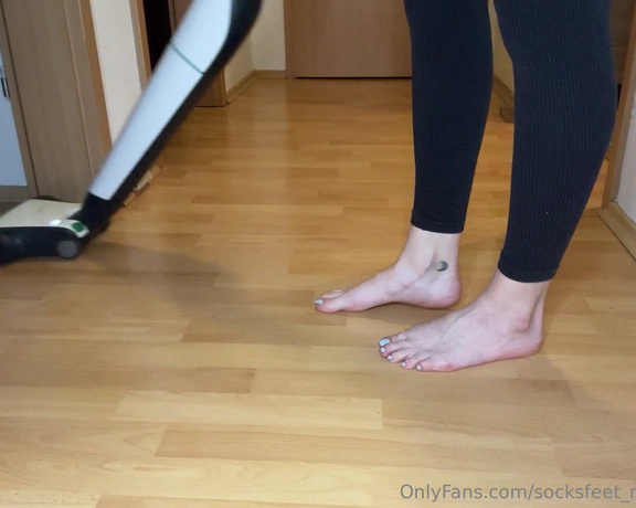 SocksFeet_Misstress_Nina aka socksfeet_misstress_nina OnlyFans - 07-27-2024 - V138 Bath cleaning Part 3  Converse shoes and grey socks How would you like it if