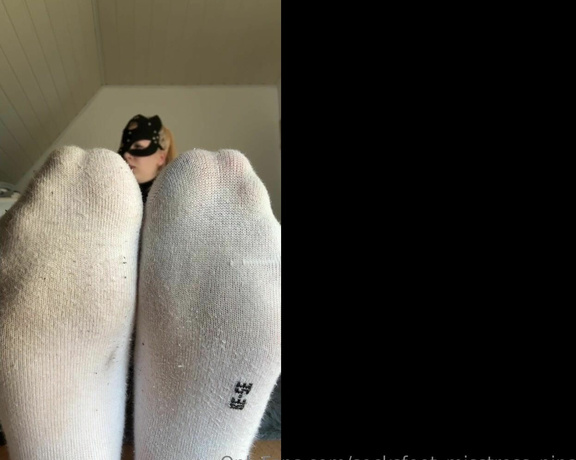 SocksFeet_Misstress_Nina aka socksfeet_misstress_nina OnlyFans - 03-14-2024 - Do you like your mistresss sweaty and smelly socks Come on, I want you to desire