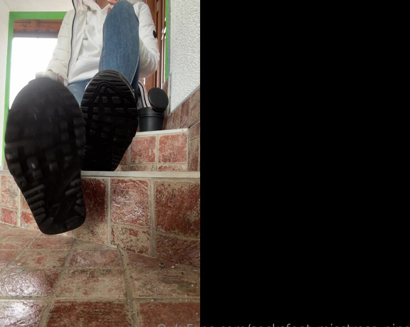 SocksFeet_Misstress_Nina aka socksfeet_misstress_nina OnlyFans - 12-31-2023 - While I relax outside and smoke my cigarette, you can lie at my feet and smell