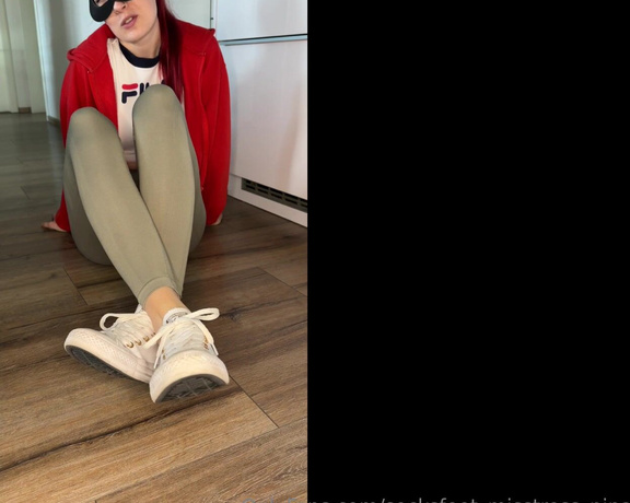 SocksFeet_Misstress_Nina aka socksfeet_misstress_nina OnlyFans - 10-29-2023 - Hello slaves As promised, the Barfoot video today My feet were so wet in