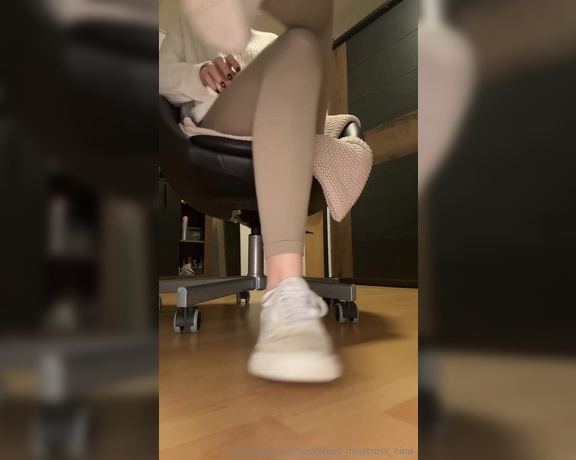 SocksFeet_Misstress_Nina aka socksfeet_misstress_nina OnlyFans - 03-26-2024 - knees I take off my shoes Enjoy the freshness of my socks!