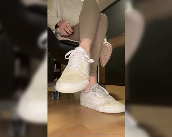 SocksFeet_Misstress_Nina aka socksfeet_misstress_nina OnlyFans - 03-26-2024 - knees I take off my shoes Enjoy the freshness of my socks!