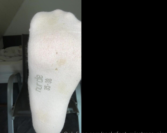 SocksFeet_Misstress_Nina aka socksfeet_misstress_nina OnlyFans - 08-03-2024 - I love it when you lie down under my chair and smell my sweaty feet Do