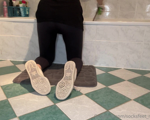 SocksFeet_Misstress_Nina aka socksfeet_misstress_nina OnlyFans - 07-26-2024 - V138 Bath cleaning Part 1  Converse shoes and grey socks How would you like it if