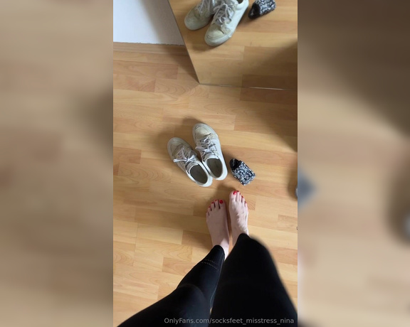 SocksFeet_Misstress_Nina aka socksfeet_misstress_nina OnlyFans - 04-01-2024 - Do you like what you see