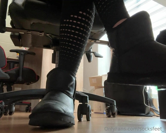 SocksFeet_Misstress_Nina aka socksfeet_misstress_nina OnlyFans - 12-08-2023 - Who do I see under my table Slave if youre going to hide under my table,