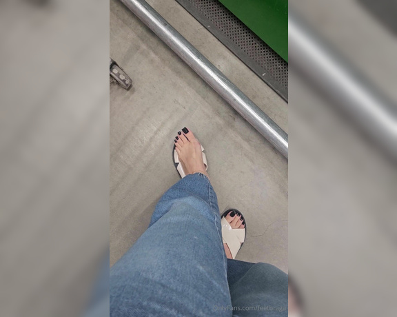 Feet Braga aka feetbraga OnlyFans - 07-24-2024 - Andando no supermercado e voc olhando meus ps lindos