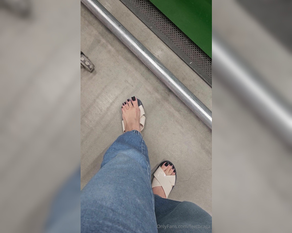 Feet Braga aka feetbraga OnlyFans - 07-24-2024 - Andando no supermercado e voc olhando meus ps lindos