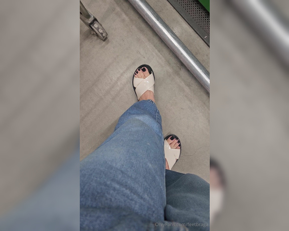 Feet Braga aka feetbraga OnlyFans - 07-24-2024 - Andando no supermercado e voc olhando meus ps lindos