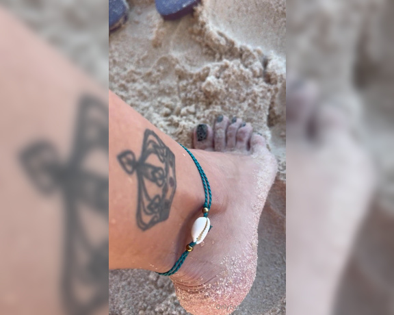 Kiffa Feet aka kiffafeet OnlyFans - 09-03-2024 - Do you like my beach anklets