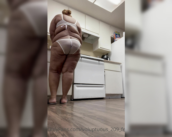 Voluptuous209feet aka voluptuous_209_feet OnlyFans - 08-04-2021 - KI I  O TO OOKI I IK TI II Y T O