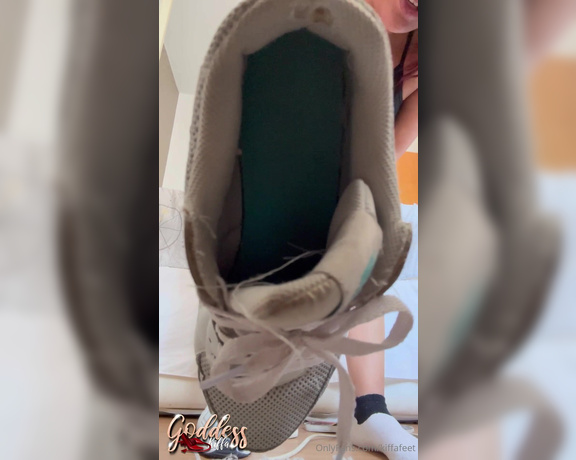 Kiffa Feet aka kiffafeet OnlyFans - 08-07-2024 - Exclusive sweaty socks Joi video Ive just made for you