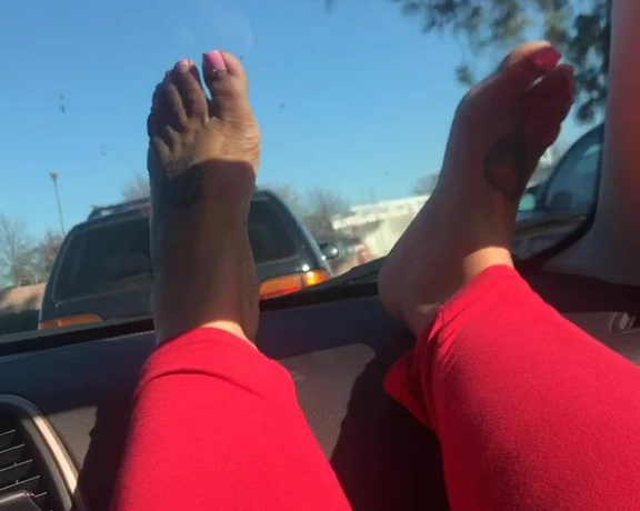 Voluptuous209feet aka voluptuous_209_feet OnlyFans - 09-24-2020 - Tbt