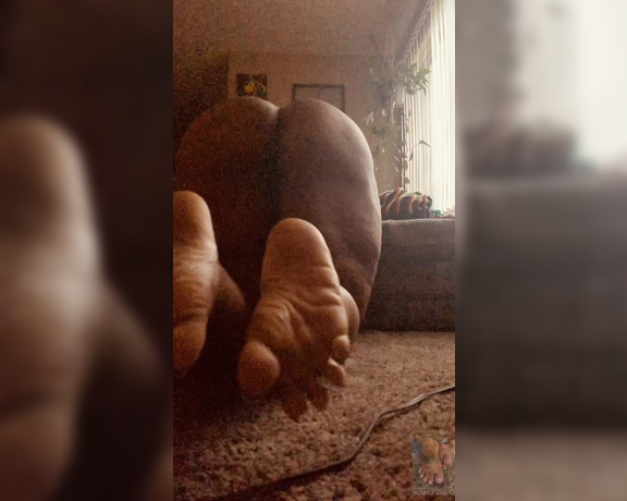 Voluptuous209feet aka voluptuous_209_feet OnlyFans - 12-21-2019 - It’s kinda dark but, I hope u all like it