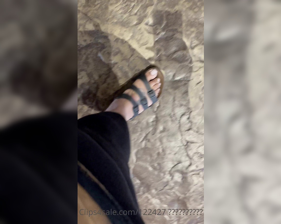 Voluptuous209feet aka voluptuous_209_feet OnlyFans - 11-02-2021 - Random public walking from the car