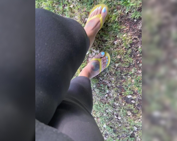 Voluptuous209feet aka voluptuous_209_feet OnlyFans - 04-18-2022 - Absorbing some earth n This grass should be one of ur face’s or chest