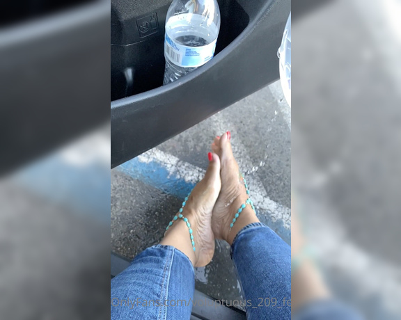 Voluptuous209feet aka voluptuous_209_feet OnlyFans - 10-14-2020 - My feet need a splash creamy one would have been nastier