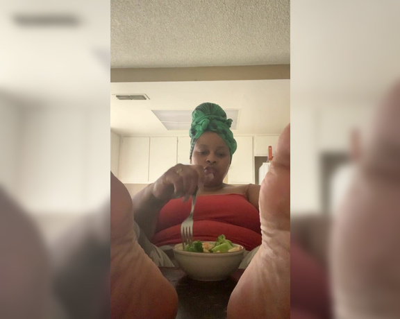 Voluptuous209feet aka voluptuous_209_feet OnlyFans - 12-13-2019 - Random video