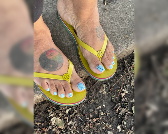 Voluptuous209feet aka voluptuous_209_feet OnlyFans - 04-17-2022 - Had to walk in the park weather was soo nice here in cali  wanted