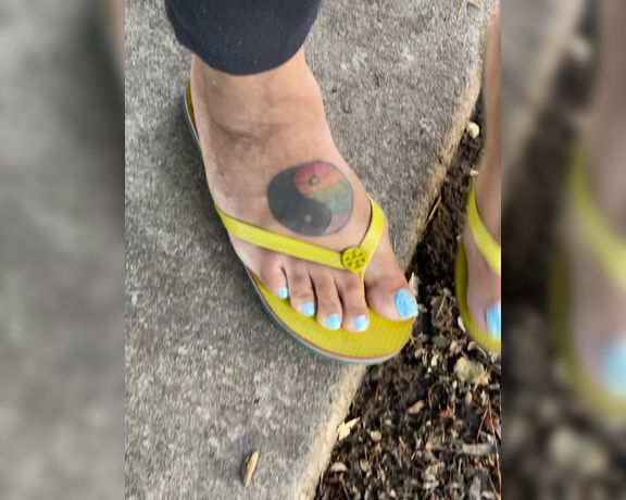 Voluptuous209feet aka voluptuous_209_feet OnlyFans - 04-17-2022 - Had to walk in the park weather was soo nice here in cali  wanted