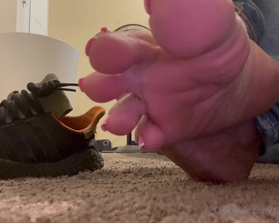 Voluptuous209feet aka voluptuous_209_feet OnlyFans - 02-11-2022 - Todays after work shoe removal no socks for 11 hours