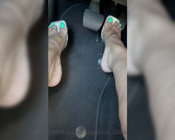 Voluptuous209feet aka voluptuous_209_feet OnlyFans - 08-06-2021 - New clear mules