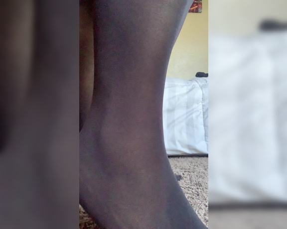 Voluptuous209feet aka voluptuous_209_feet OnlyFans - 01-02-2020 - Who likes stockings look