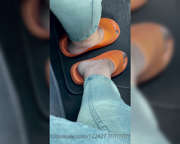 Voluptuous209feet aka voluptuous_209_feet OnlyFans - 12-09-2021 - Driving feet with my fresh pedicure  excuse my cough