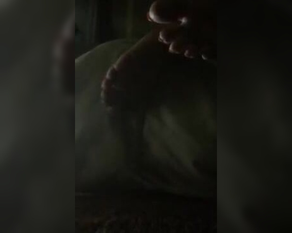 Voluptuous209feet aka voluptuous_209_feet OnlyFans - 12-23-2019 - Sleeping feet I let it record til it stopped