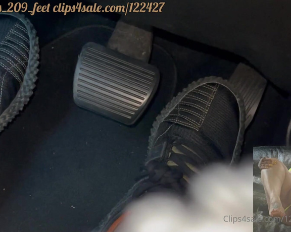 Voluptuous209feet aka voluptuous_209_feet OnlyFans - 01-21-2022 - Shoe removal fellas, had these sneakers on since 8 am y’all know I cannot stand