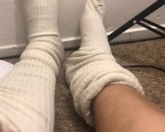 Voluptuous209feet aka voluptuous_209_feet OnlyFans - 12-22-2020 - Socks anyone