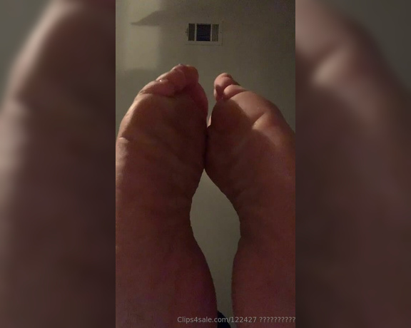 Voluptuous209feet aka voluptuous_209_feet OnlyFans - 08-27-2024 - Ready to stoke one out to my big ass size 10s