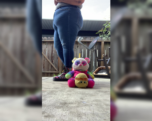 Voluptuous209feet aka voluptuous_209_feet OnlyFans - 03-11-2020 - Out takes