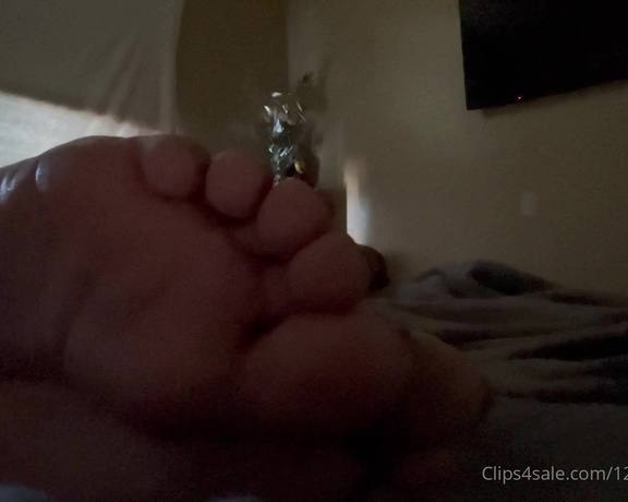 Voluptuous209feet aka voluptuous_209_feet OnlyFans - 07-15-2022 - A lot of you kings want sleepy feet” so here u go here you can watch