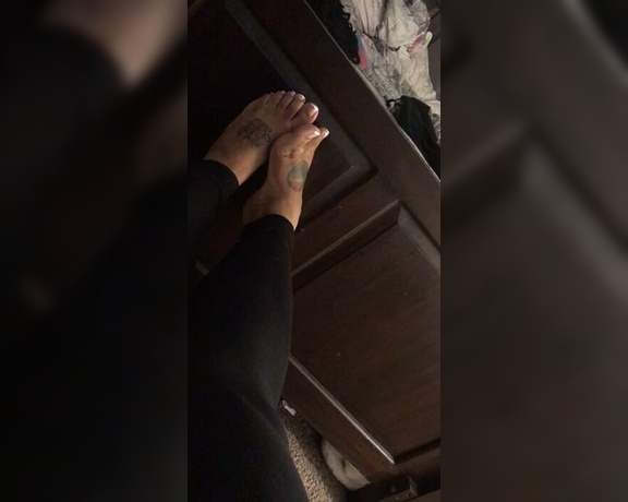 Voluptuous209feet aka voluptuous_209_feet OnlyFans - 12-16-2019 - Archives as former Voluptuous209fert