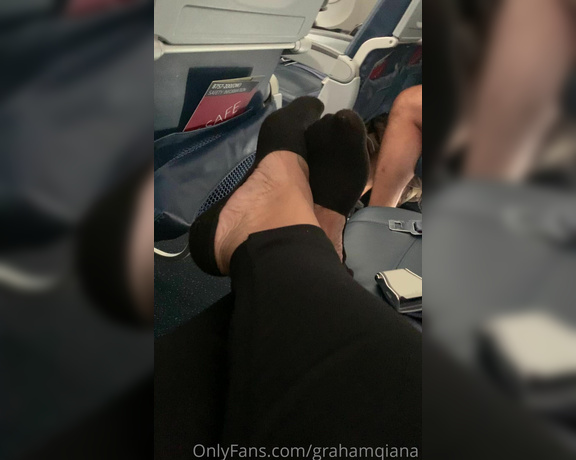 Voluptuous209feet aka voluptuous_209_feet OnlyFans - 05-17-2020 - Landed safely