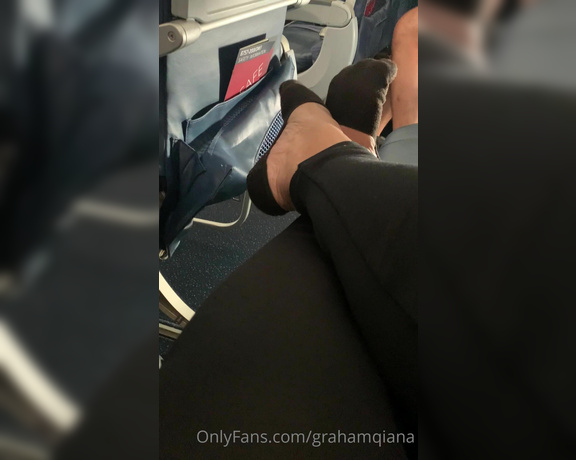 Voluptuous209feet aka voluptuous_209_feet OnlyFans - 05-17-2020 - Landed safely